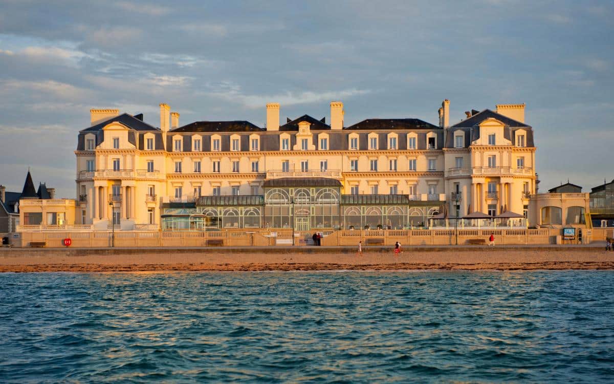 hotel des thermes saint malo