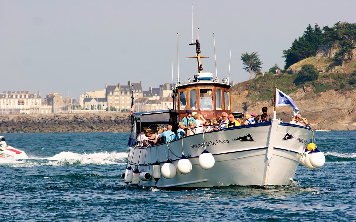 vedette-saint-saint malo dinard en bateau