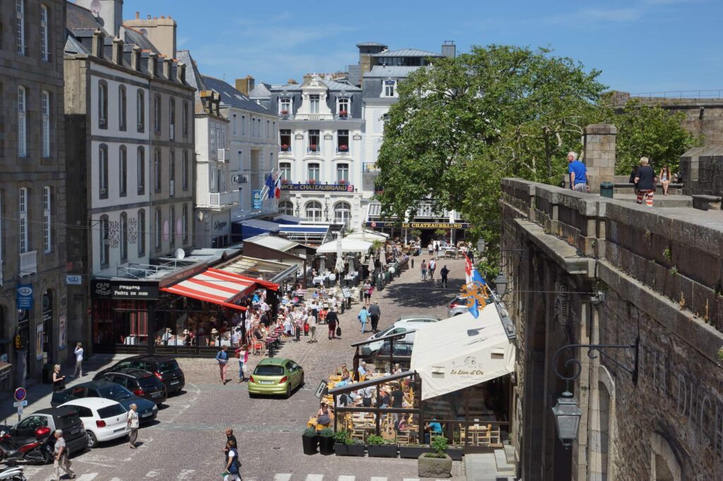 Saint-Malo Intra-Muros, une ville animée