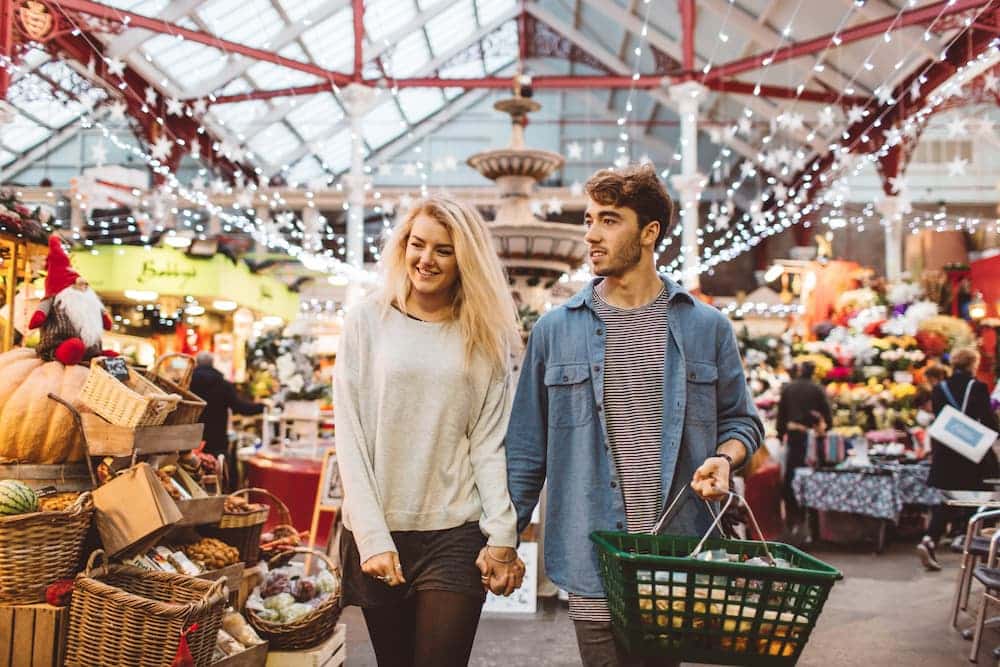 couple marché couvert noel jersey