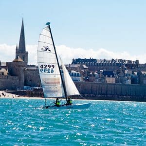 Catamaran à Saint-Malo